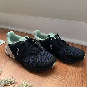 Women’s On Cloud Running shoes